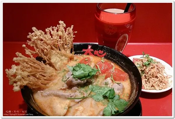 [食記]泰式美食好開胃 - 台北車站微風廣場．大心 新泰式麵食 Very Thai Noodles