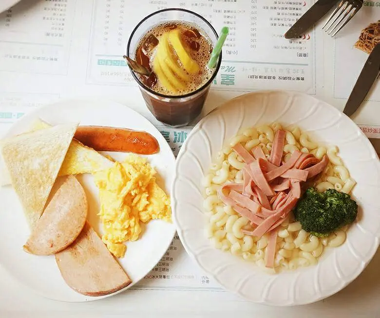 【台北南京三民站】萬芳冰室台北店-終於在台灣吃到魂牽夢縈的香港通心粉啦!!!