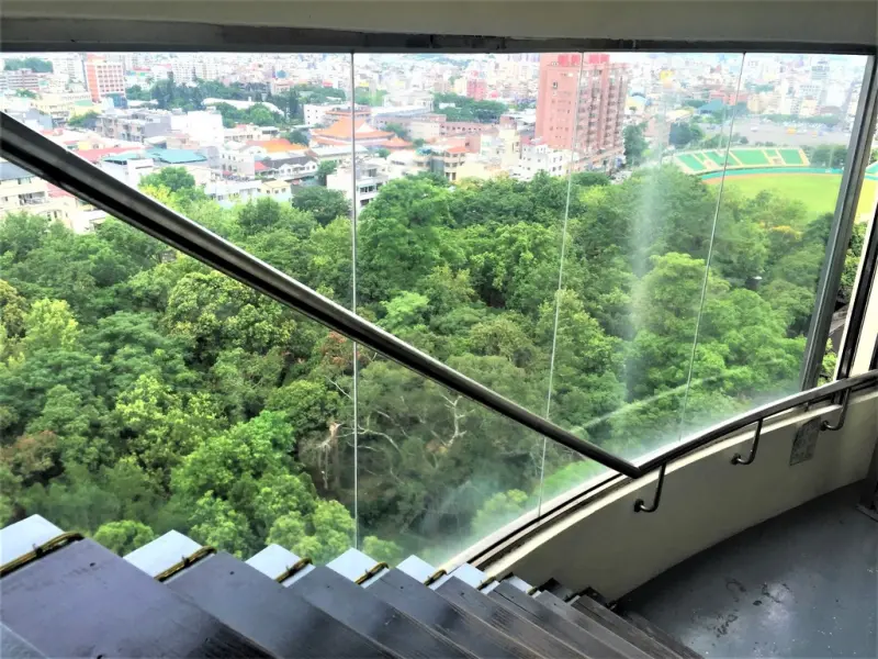 【嘉義東區 | 景點】於高塔上俯覽嘉義美景及體驗刺激天空走道☀射日塔