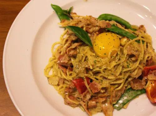 [高雄]手工現做麵包x星星披薩 平價大滿足 AM&PM洋食館-巨蛋店