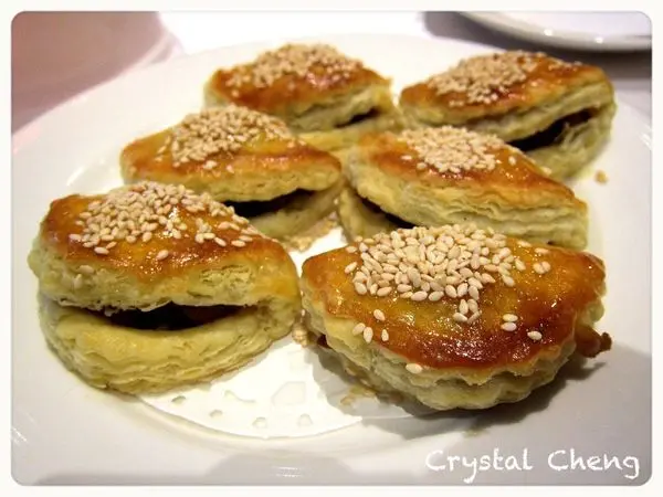 【台北好食推薦】吉品海鮮餐廳 激推雪山叉燒包 金絲蘿蔔捲好燙口 雖然上菜慢吞吞但是茶點還是好美味推薦！！(南港 中信大樓美食 飲茶）