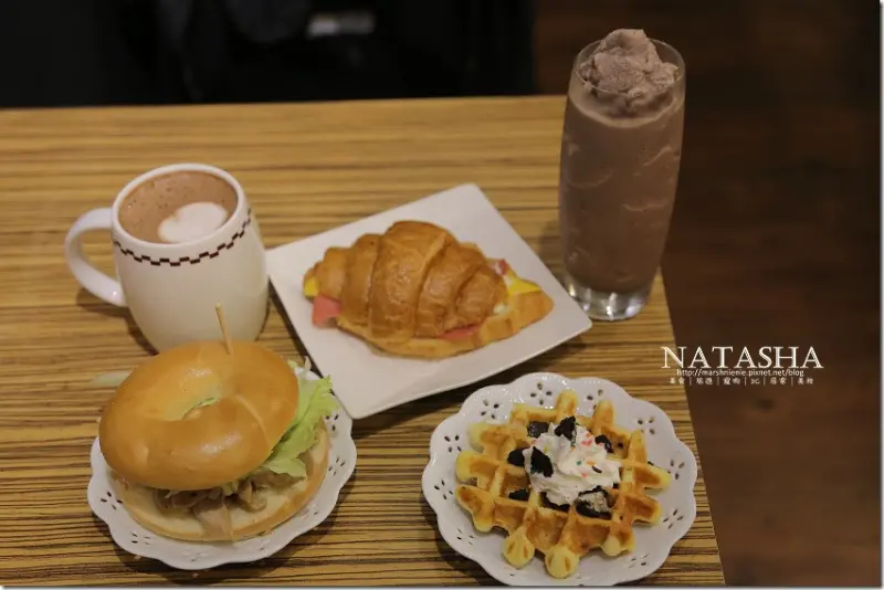 台北。大安│「Oven Coffee」光復店～有溫度的咖啡。正宗比利時烈日鬆餅輕食早餐下午茶首選