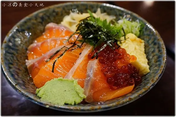 『台北市。大安區』木子林日式料理║日式平價料理。厚切の鮭魚親子丼，深海的美味啵滋啵滋在嘴裡跳動，CP值破表!