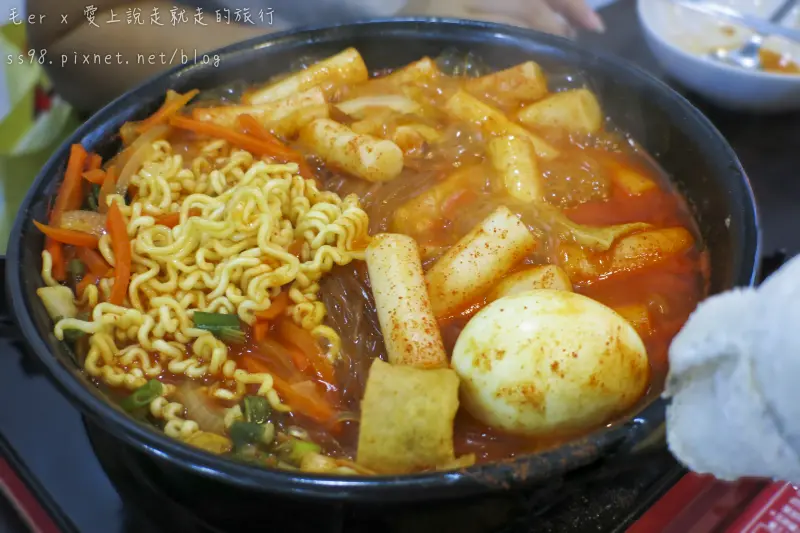 台中食記【北區】《求求辣年糕》　台北車站韓式小吃店遷移台中一中街　體驗韓國路邊攤的美味小食