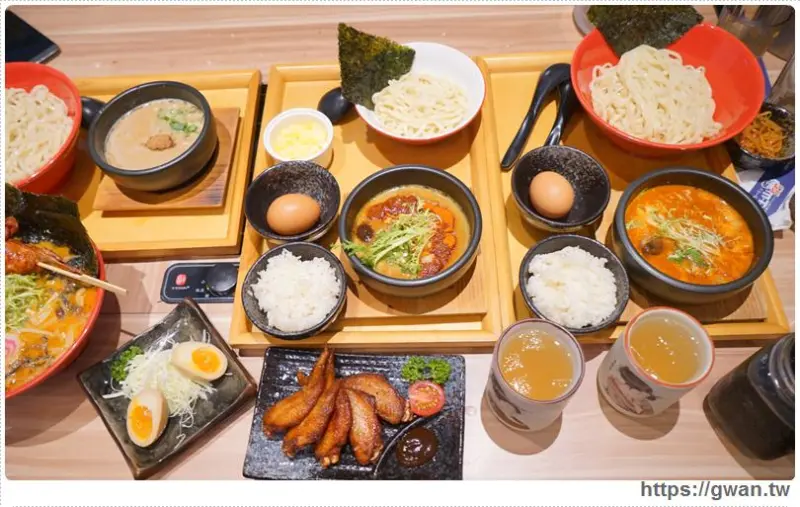 [台中美食●西屯區] 富士山55沾麵 - 世界風大賞♥️印度咖哩、義式蕃茄口味新上市 | 沾麵吃完煮燉飯 | 中科商圈排隊拉麵 - 吃關關