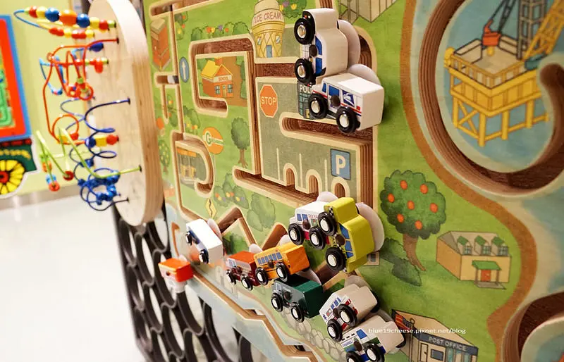 【台中西屯】bfun家庭&親子餐廳 - b-fun family Restaurant.有i-table桌面觸碰平板.互動拍照功能AR YOU系統.新光三越6樓