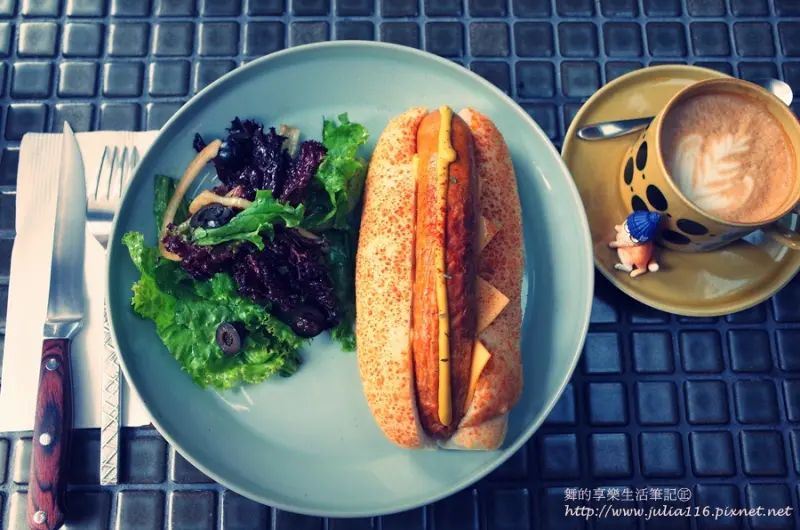 【TAIMO Cafe．苔毛】大安區。讓人平靜放鬆、不小心就坐上一天的咖啡館（近捷運六張犁站）❤