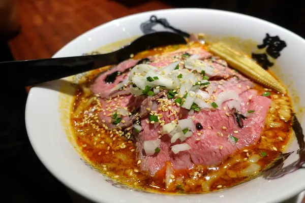 (胖樺食記) 捷運中山站推薦美食「カラシビ鬼金棒辣麻味噌拉麵」/道地日式拉麵沾麵/不收一成服務費/和牛拉麵/台北車站