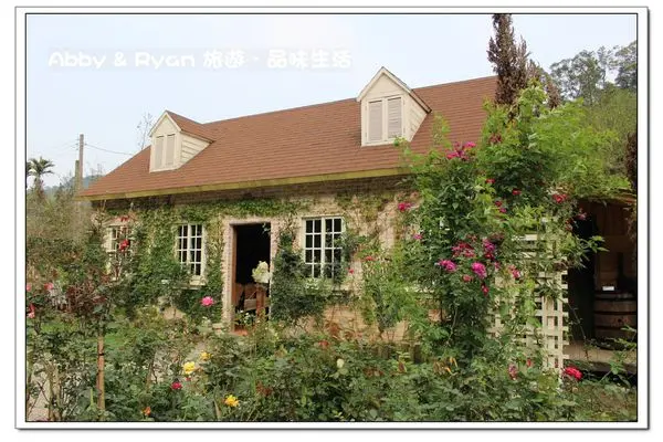 【桃園景觀餐廳．大溪】玫瑰山谷～大溪新亮點．充滿濃厚的鄉村風情 彷彿來到童話故事般的情境〈咖啡/輕食/簡餐〉/寵物旅遊~毛小孩可在戶外奔跑哦~