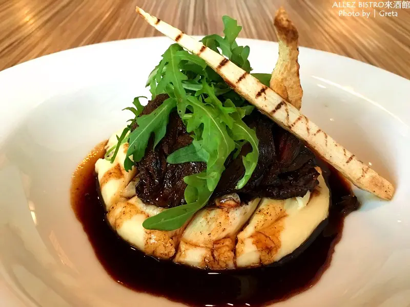 【食記∥台北】ALLEZ BISTRO 來酒館 捷運台北小巨蛋站_鴨胸肉汁原汁原味鎖在鴨肉裡_三五好友放鬆的好地方