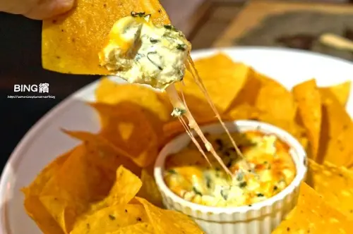 【信義區美式/市府站/統一時代 推薦】釋放壓力吃吃喝喝好去處！ ✿✿ BING 繽 ✿✿ (完整菜單酒單)        
      