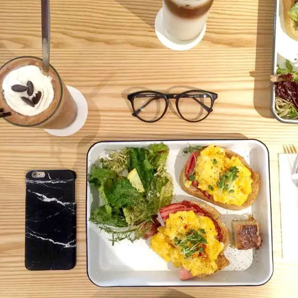 【男子吃吧】台北科技大樓站。Stoppage Time 補時咖啡廳。會讓人上癮的咖啡空間。純粹是時間與美食的簡單交會。