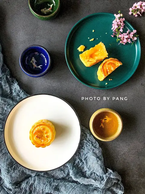 【台中 南屯】27 1/3 Cake house🎁中秋送禮新選擇，流心月餅，不用加熱，切開就是爆炸流心，價格也很合理，吃不到美心，這個也好推薦啊！！
