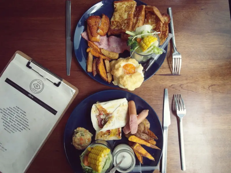 台中早午餐 ▎Cafe Muah早午餐、下午茶│那些吻，最浪漫的一餐[大花說]