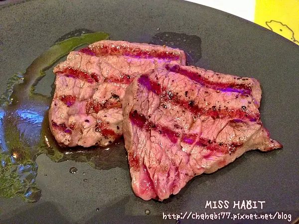 【信義區美食】海膽龍蝦肋眼牛肉吃到飽。W Hotel - the kitchen table 廚桌星空 BBQ 派對