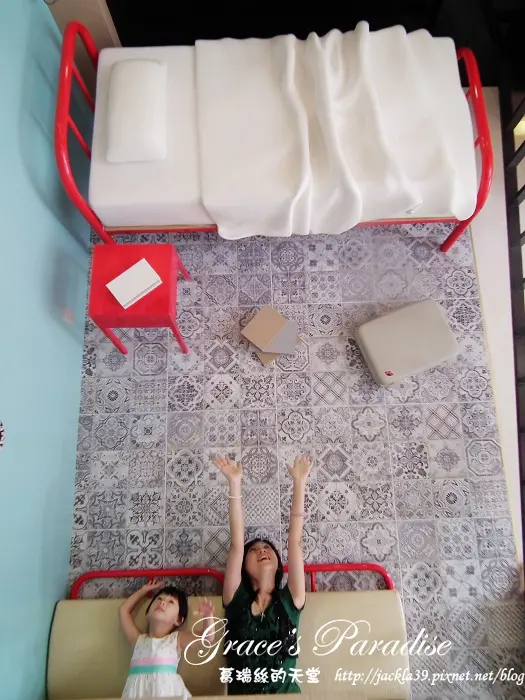 【食】台中 西屯。我來到顛倒世界了嗎？！設計讓人眼睛為之一亮的新開幕餐廳--BUDDY BUTTY。