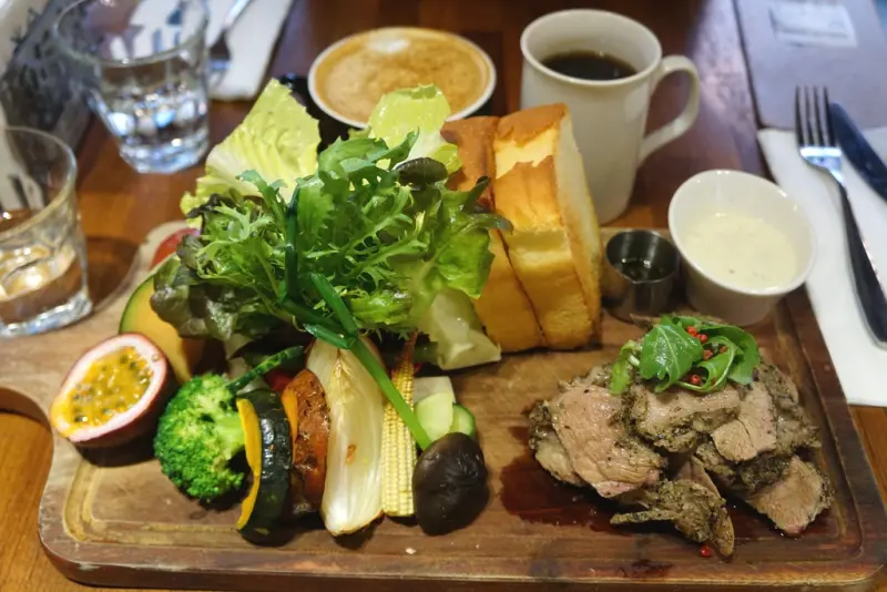 來自台南的大份量健康早午餐  環境也很舒適哦- 光合箱子(南京店)@捷運南京復興@微風南京