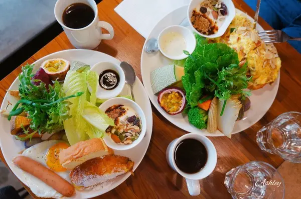 Daylight光合箱子|台北早午餐・南京復興・小巨蛋・兄弟飯店・王朝飯店・大份量菜盤早午餐・營養健康・開啟美好的一天