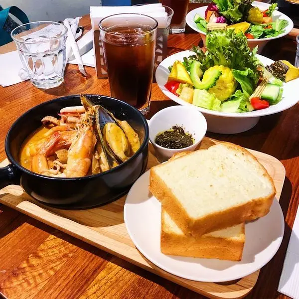 [台北早午餐]松山南京復興站「光合箱子Daylight」大碗滿意超浮誇早午餐/滋味香濃的叻沙海鮮早午餐/份量驚人的蔬菜水果沙拉(附菜單)