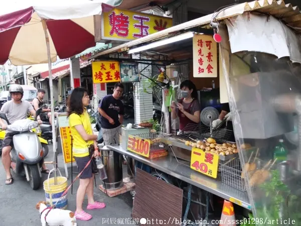 【美食特搜。屏東市】大埔烤玉米。一個禮拜只賣三天 超涮嘴碳烤燒番麥 屏東大埔美食篇        
      