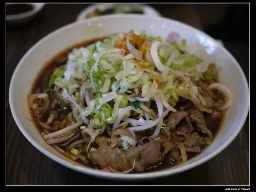 [麻膳堂] 順口的麻辣湯頭, 值得推薦的麻辣牛肉麵~