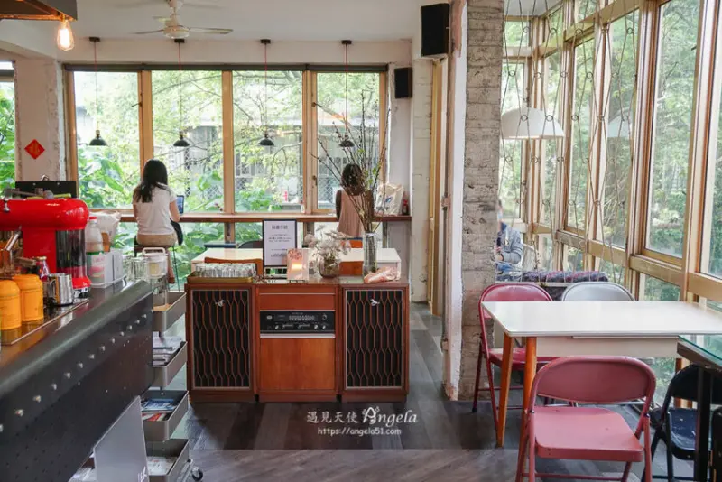 文青老宅不限時咖啡廳 AGCT apartment 在屋內就可享受戶外的綠意 - 遇見天使~Angela