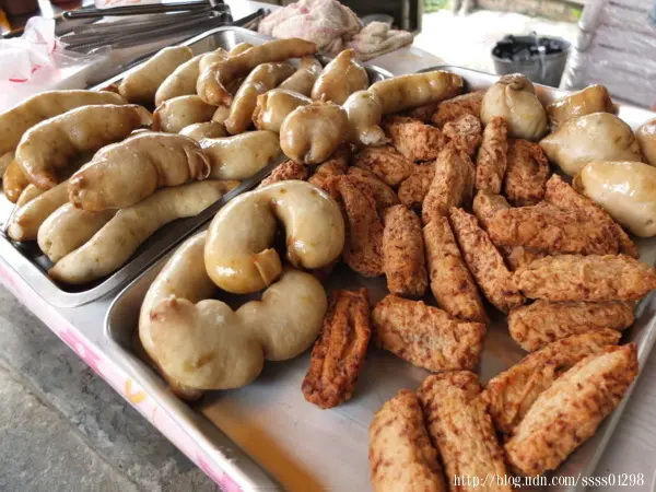 【美食特搜。屏東市】大埔財大腸香腸。屏東人默默私藏 沙茶酸菜獨道搭配 屏東大埔美食篇