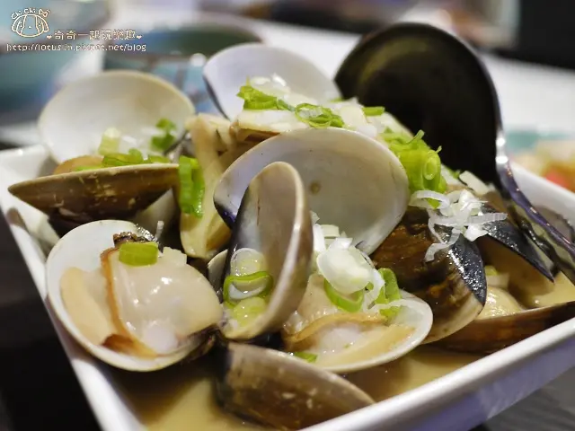 【台北東區．象山站】izumi by sumi 湶-食尚玩家推薦之加州壽司專賣．Lounge bar