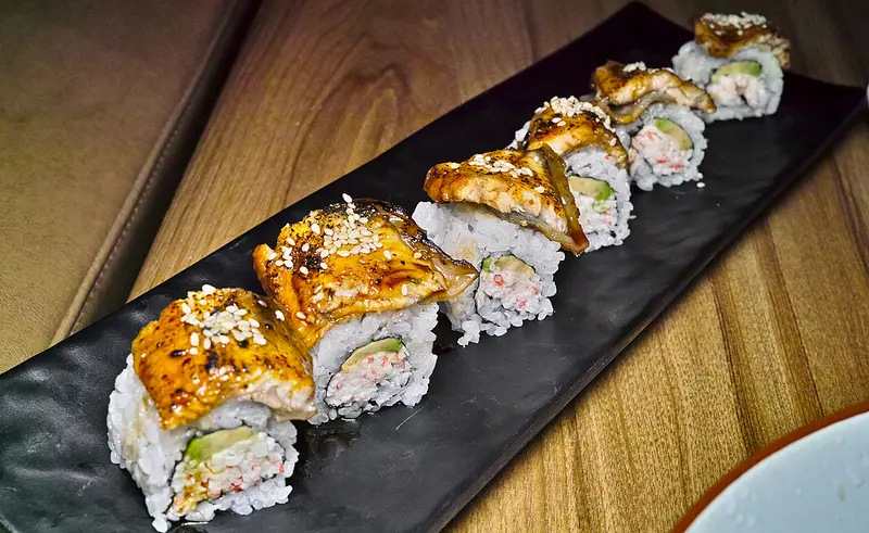 讓美國人接受日本美食的驚人發明! 來試試加州壽司吧,食尚玩家推薦 izumi湶 加州捲