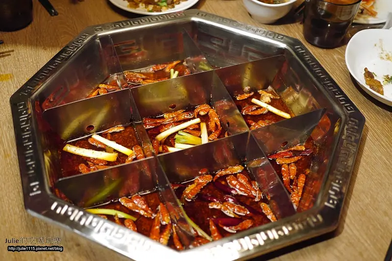 板橋●火鍋●川府重慶老火鍋(鴛鴦鍋、麻辣鍋)