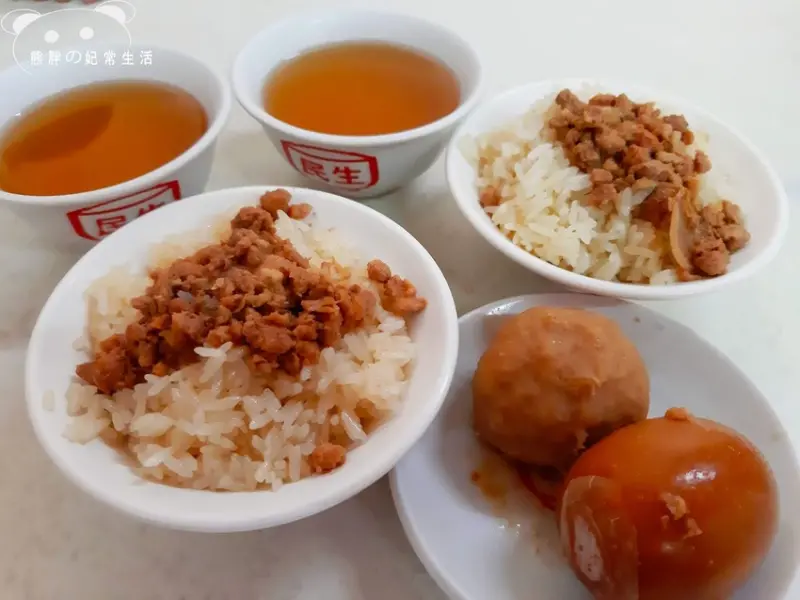 【台中西區】民生嘉義米糕在地傳承40年以上的好滋味，自製肉燥鹹香不油膩，米糕粒粒......