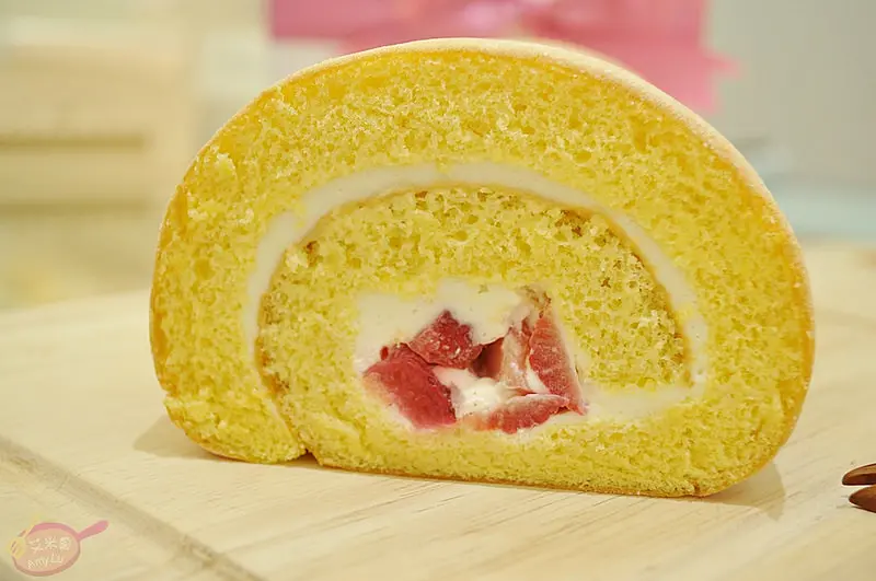 公益路溫感烘焙。SweetsPURE。全商品手工製作用料天然製程講究，大推爆炸美味曲奇巧酥、物超所值銷魂日光蛋糕捲以及客製化手工喜餅伴手禮盒