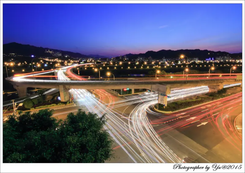 [攝影]【小碧潭線小碧潭站】小碧潭捷運站。景觀廣場賞夕陽夜景