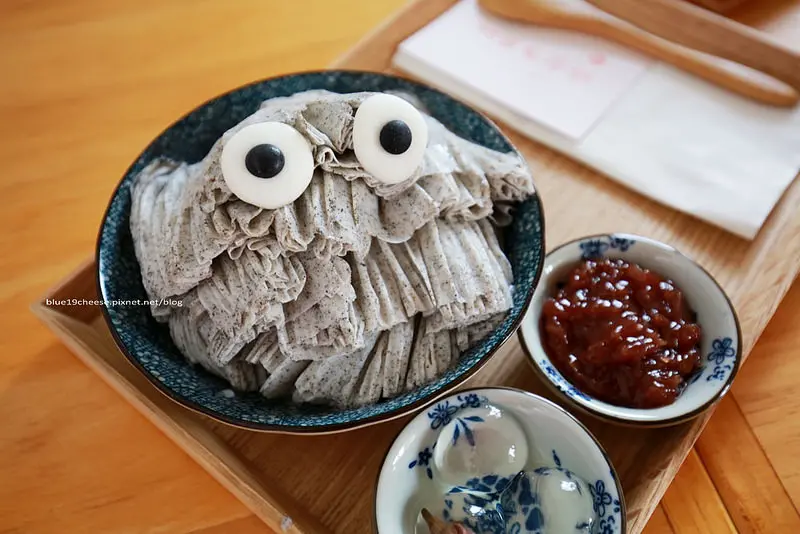 【台中西區】路地冰の怪物 雪片冰品專賣 - 大眼怪物雪片冰出現在存中街老宅日式空間囉!夏季消暑冰品.樂沐法式餐廳隔壁.近美術館