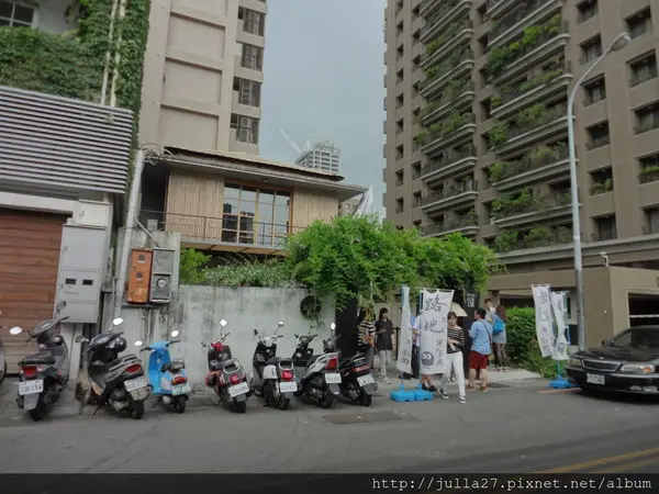 [台中 美食]路地--氷の怪物，煤炭小黑陪你耐心等待，它是冰品也是甜點，絕對是擊敗夏天大魔王的怪物勇者史瑞克！