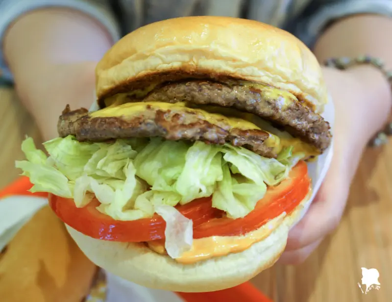 『台北”食話食說』Caliburger加利堡，藝人梁靜茹老公新開幕餐廳，全台灣最好吃的漢堡