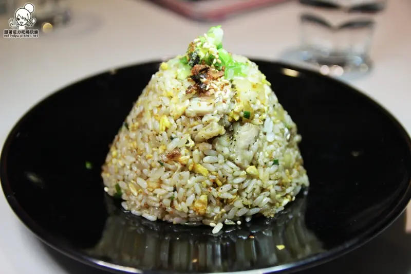 吃-新興。下班放鬆聚餐首選-Chess餐酒館，餐酒館美食酒吧