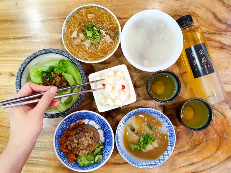 【高雄小吃推薦】鳳邑麵線 自由店 古早味排隊老店 銅板價口袋美食