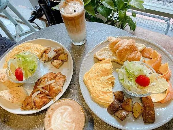 [台北] 捷運中山站．赤峰街人氣早午餐 🍽 產出貳店 產出the food 