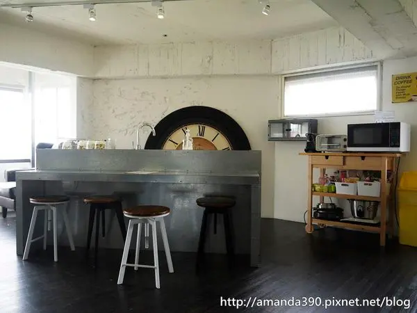 【台北住宿】大同區 龍蝦先生的秘密巢穴設計青旅 ● 背包客的頭號首選！❤❤