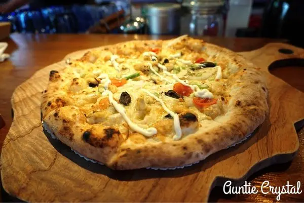 【新竹美食推薦】LUAU PIZZA CAFE 柴寮披薩 首座現烤窯烤PIZZA 又是寵物可以跑跑跑的友善餐廳推薦!