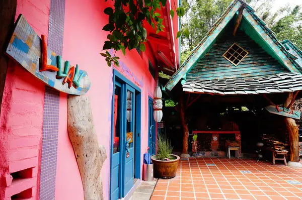 │食記│新竹香山/LUAU．Pizza 柴寮披薩✿超夢幻的披薩屋x新竹世外桃源花園x餐點CP值也高