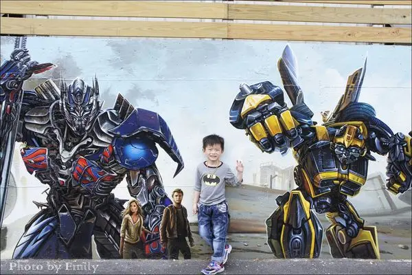 ╠高雄。遊記╣超夯卡通電影版彩繪吸睛度破表~☆【仁武後安彩繪 村】冰雪奇緣、變形金剛、逗逗蟲、小公主蘇菲亞、姆姆抱抱、馴龍高手、、等,走入卡頻道中,小朋友快樂遊!        
      