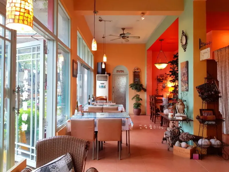 《高雄美食》鼠尾草Cafe鄉村廚坊❤庭園餐廳~自家種蔬菜、飲料、甜點，吃到飽｡