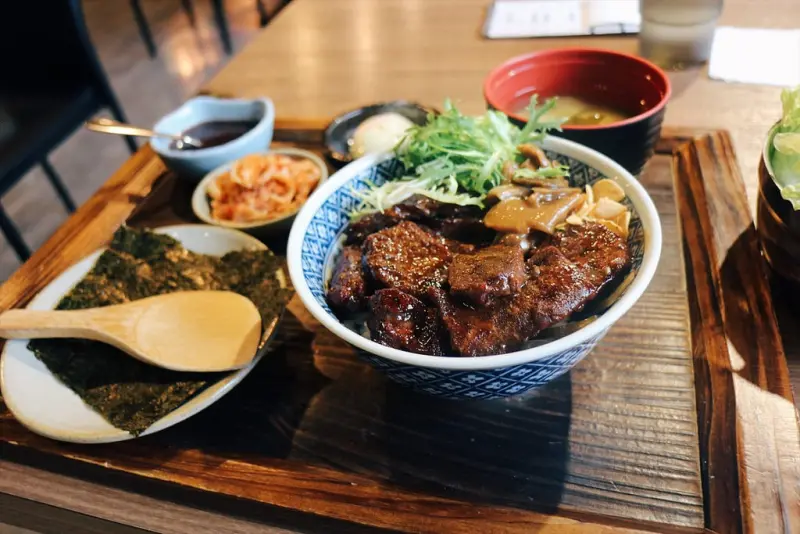 〈大安區〉開丼·燒肉vs丼飯，號稱地表最強燒肉丼