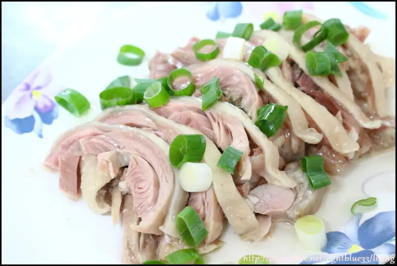 台中新社美食：興利小吃～無骨雞、雞蛋豆腐、肉絲炒飯都好吃