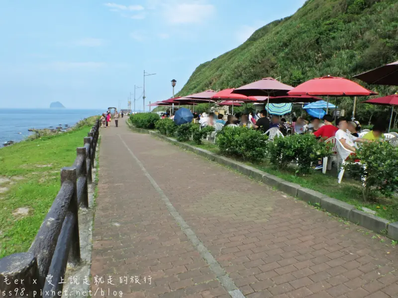 基隆遊記【外木山】《瑞格行動咖啡館》　濱海公路上邊看海景邊喝下午茶　適合坐上一整個下午放空
