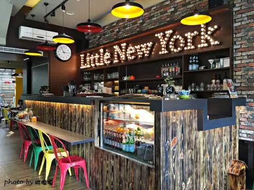 
【台中 西屯】小紐約 Little New York Cafe#高質感聚餐、獨處好所在

