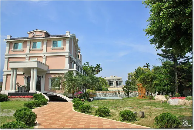 『花蓮民宿』距離自強夜市只要步行五分鐘，擁有古典色彩的貴族豪華莊園別墅-花蓮 格瀾伍德休閒民宿