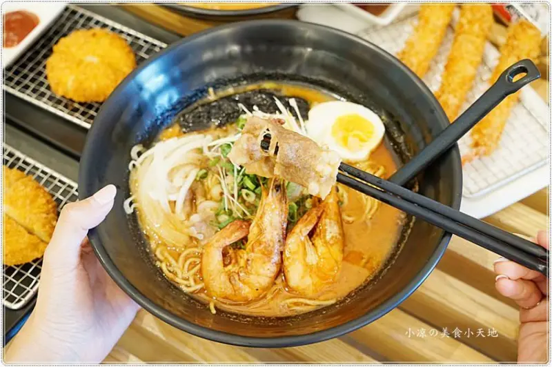 台中拉麵推薦║超濃郁豚骨湯頭，變化14種口味，雙醬牛五花拉麵，絕對會欲罷不能！！ - 小凉的美食小天地